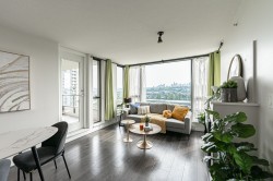 1406-4178 Dawson Street  Burnaby, BC V5C 0A1