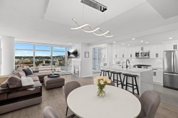 2006-198 Aquarius Mews  Vancouver, BC V6Z 2Y4