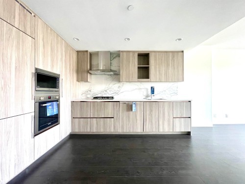 1301-4880 Lougheed Highway, Burnaby, BC 