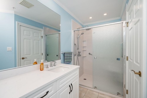 218-3098 Guildford Way, Coquitlam, BC 