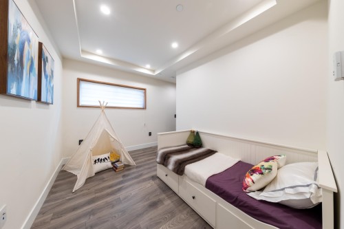 2863 King Edward Avenue W, Vancouver, BC 