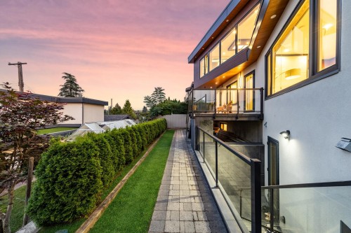 2863 King Edward Avenue W, Vancouver, BC 