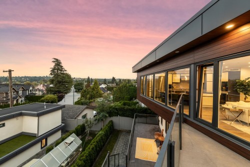 2863 King Edward Avenue W, Vancouver, BC 