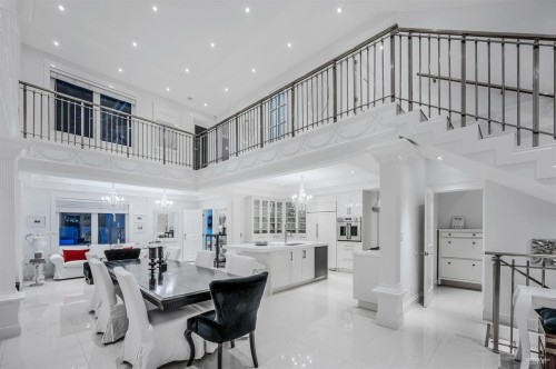 4511 Capilano Road, North Vancouver, BC 