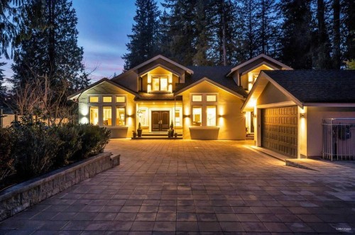 4511 Capilano Road, North Vancouver, BC 