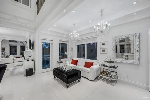 4511 Capilano Road, North Vancouver, BC 