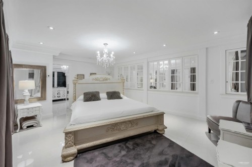 4511 Capilano Road, North Vancouver, BC 