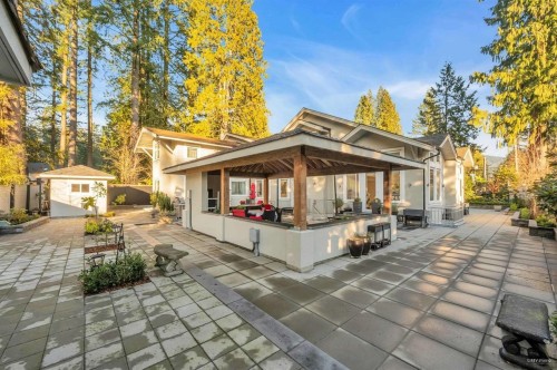 4511 Capilano Road, North Vancouver, BC 