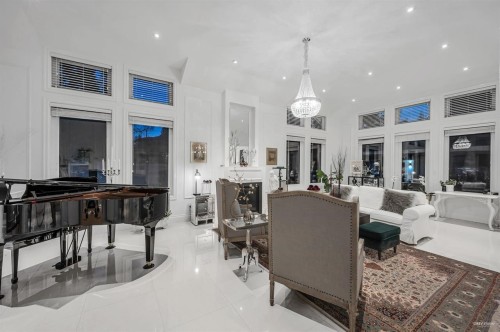 4511 Capilano Road, North Vancouver, BC 