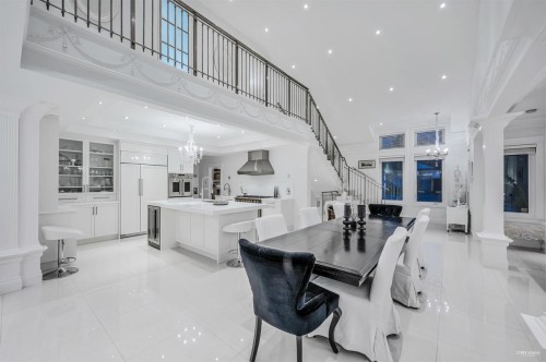 4511 Capilano Road, North Vancouver, BC 