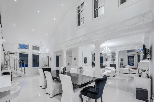 4511 Capilano Road, North Vancouver, BC 