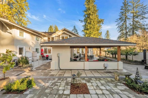 4511 Capilano Road, North Vancouver, BC 