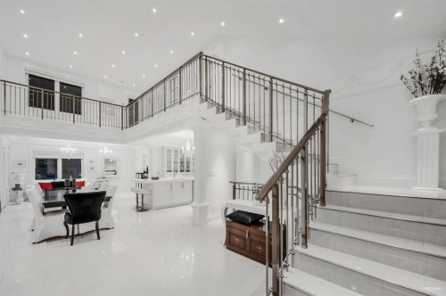 4511 Capilano Road, North Vancouver, BC 