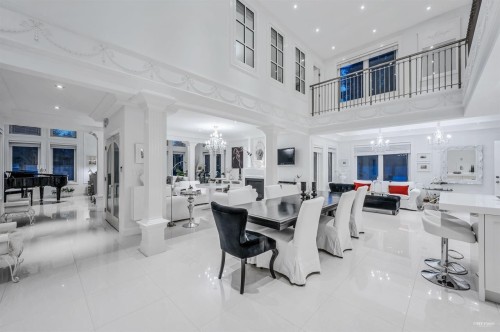 4511 Capilano Road, North Vancouver, BC 