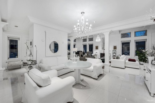 4511 Capilano Road, North Vancouver, BC 