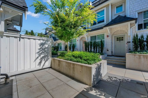 103-707 Robinson Street, Coquitlam, BC 