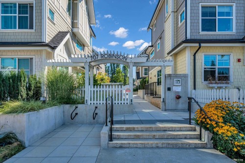 103-707 Robinson Street, Coquitlam, BC 