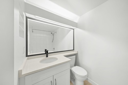 209-7631 Steveston Highway, Richmond, BC 