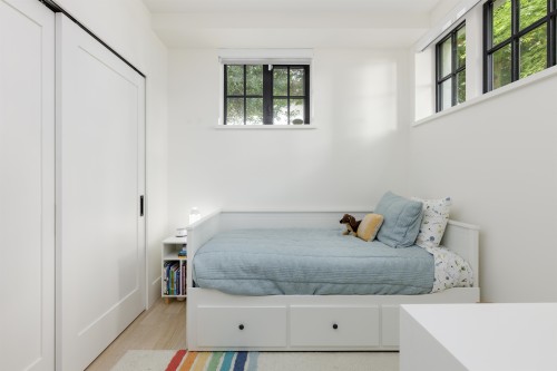 2502 33Rd Avenue W, Vancouver, BC 