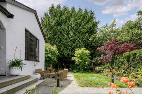 2502 33Rd Avenue W, Vancouver, BC 