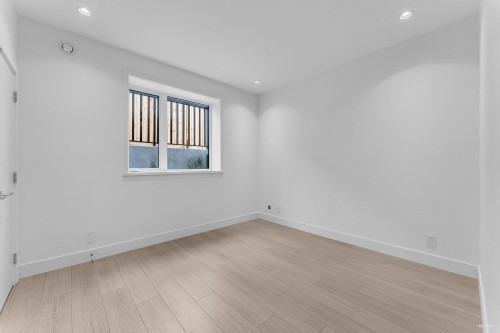 615 6Th Street E, North Vancouver, BC 