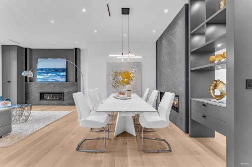 615 6Th Street E, North Vancouver, BC 