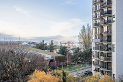 605-1005 Beach Avenue  Vancouver, BC V6E 3W2