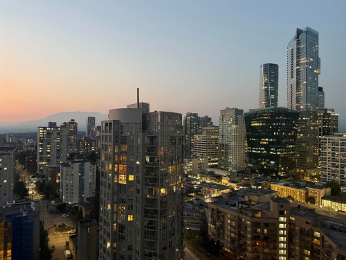 2201-909 Burrard Street  Vancouver, BC V6Z 2N2