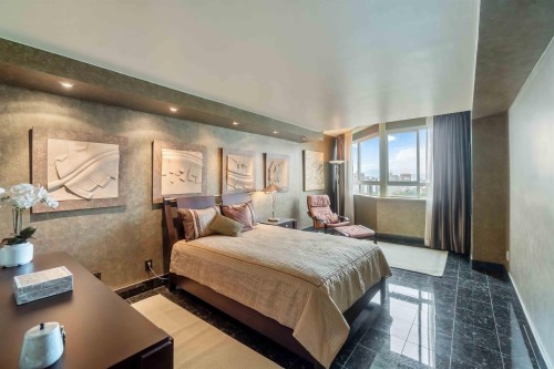 2201-909 Burrard Street, Vancouver, BC 