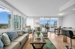 2504-8189 Cambie Street  Vancouver, BC V6P 0G6