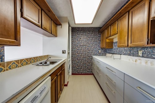 602-2445 3Rd Avenue W, Vancouver, BC 