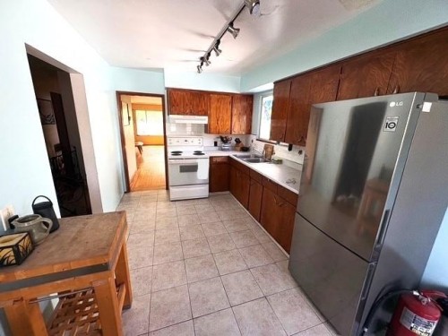 2274 Mclean Drive, Vancouver, BC 