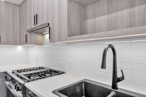 304-1100 Clarke Road, Port Moody, BC 