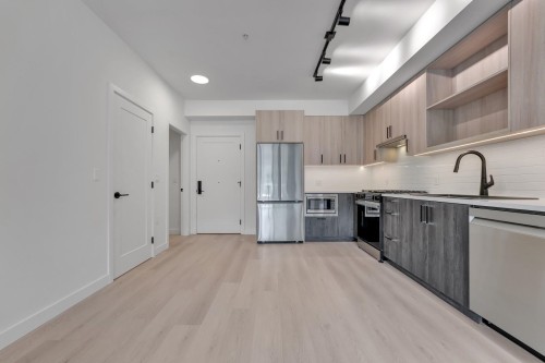 304-1100 Clarke Road, Port Moody, BC 