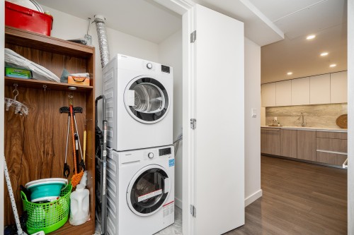 403-6633 Buswell Street, Richmond, BC 