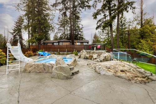 3722 Southridge Place, West Vancouver, BC 