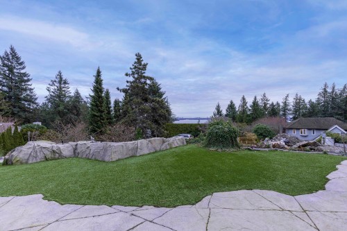 3722 Southridge Place, West Vancouver, BC 