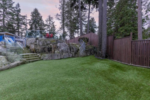 3722 Southridge Place, West Vancouver, BC 