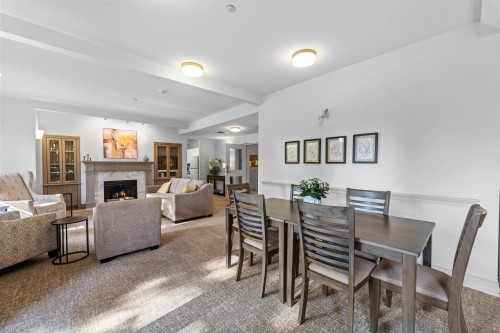 205-843 22Nd Street, West Vancouver, BC 