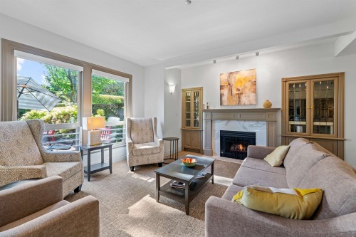 205-843 22Nd Street, West Vancouver, BC 