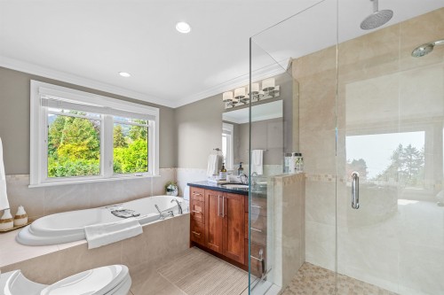 1408 31St Street, West Vancouver, BC 