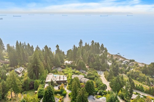 1408 31St Street, West Vancouver, BC 