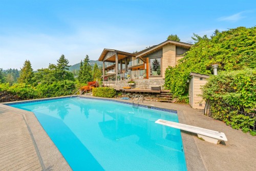 1408 31St Street, West Vancouver, BC 