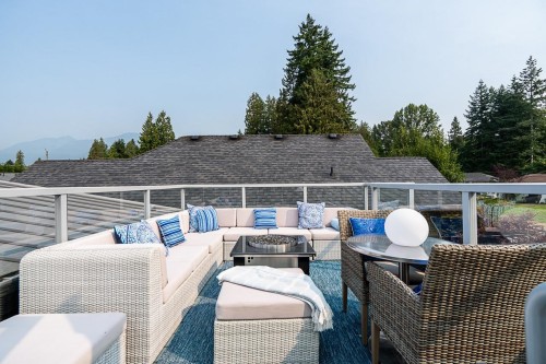 2007 Larson Road, North Vancouver, BC 