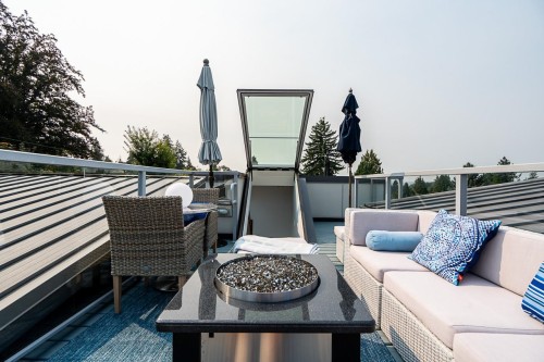 2007 Larson Road, North Vancouver, BC 