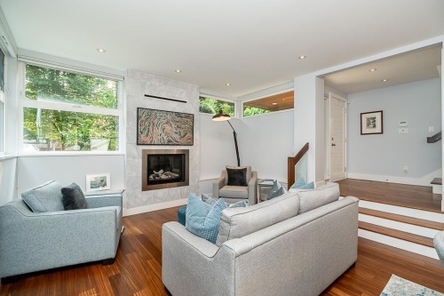 2007 Larson Road, North Vancouver, BC 