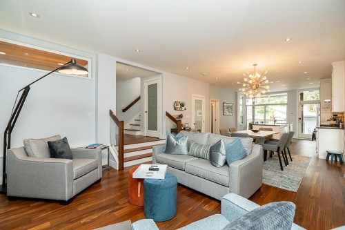 2007 Larson Road, North Vancouver, BC 