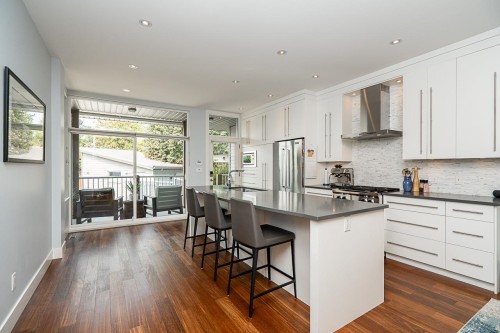 2007 Larson Road, North Vancouver, BC 