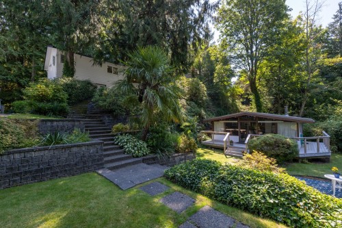 5733 Bluebell Drive, West Vancouver, BC 