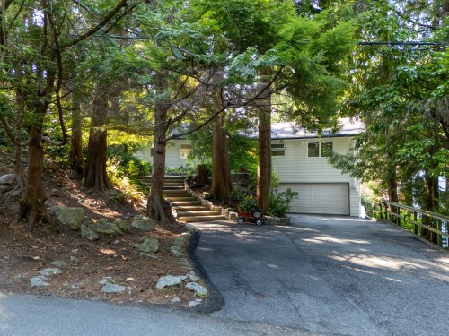 5733 Bluebell Drive, West Vancouver, BC 